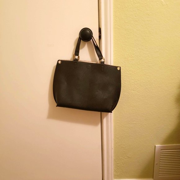 Tote with removable cross body strap and matching coin/make-up pouch. - Picture 3 of 3